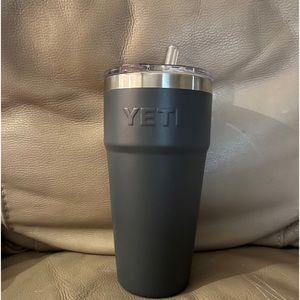 Yeti rambler 26oz
